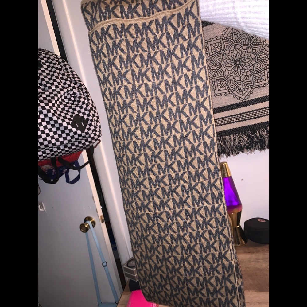 Michael Kors Infinity Scarf